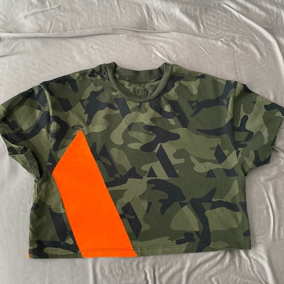 AARMY camo mini break crop tee XS - Picture 2 of 7